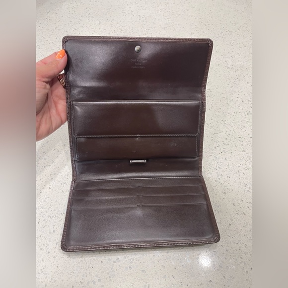 Louis Vuitton Epi Portefeuille Sarah Long Wallet (EC) - Picture 2 of 10